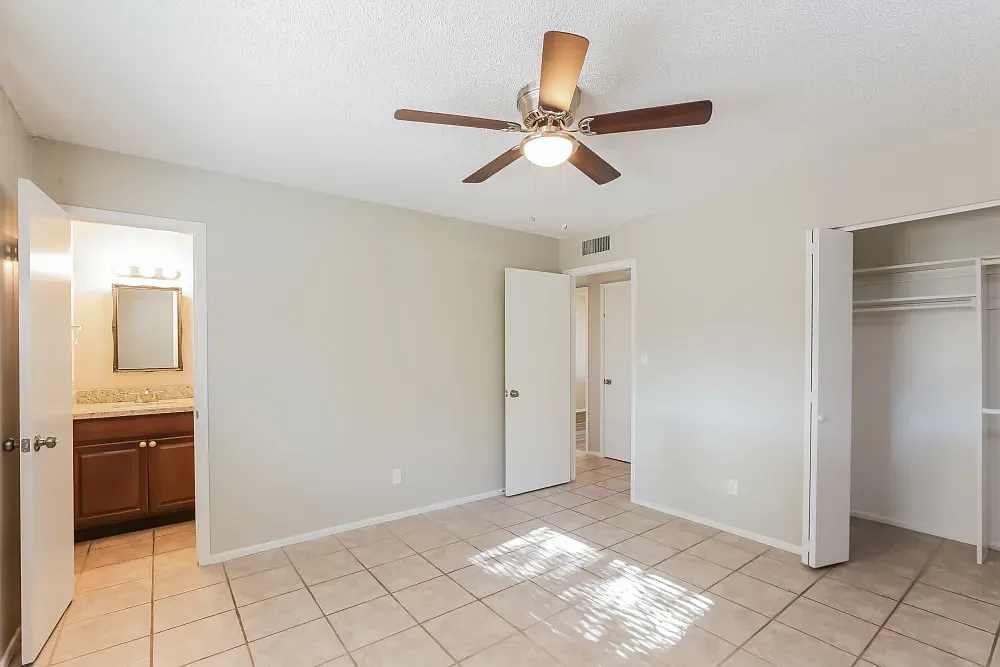 3 bed, 1466 sqft, $1,300 — Photo 4