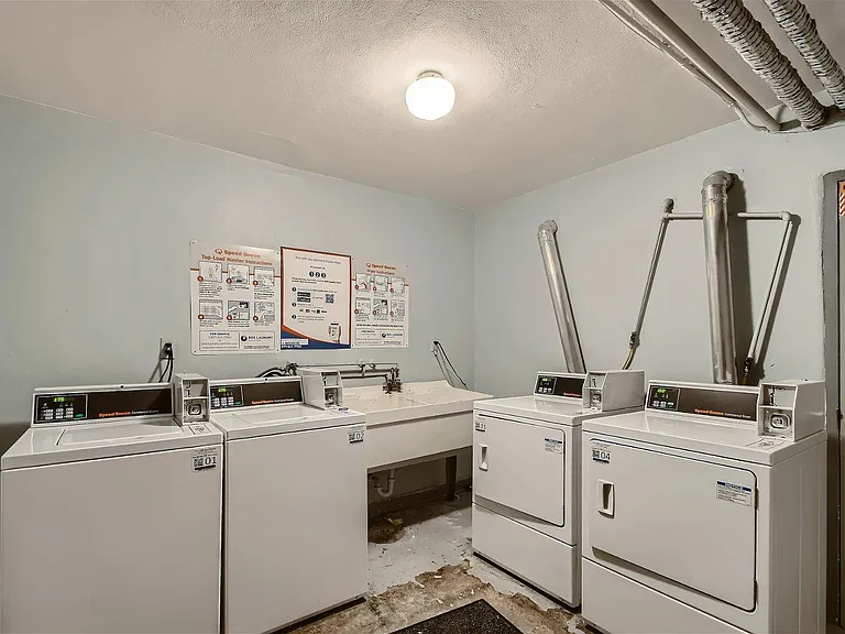 2212 Aldrich Ave S #305 — Photo 16