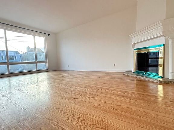 4th image of 2126 20th Ave