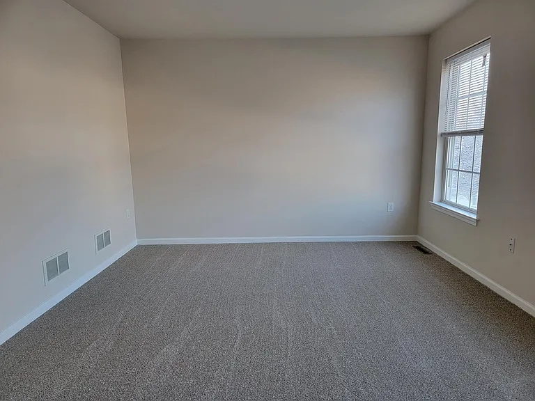 673 Rockwood Dr — Photo 10
