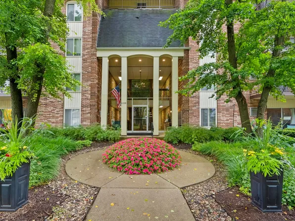 4900 Forest Ave APT 201, Downers Grove, IL 60515