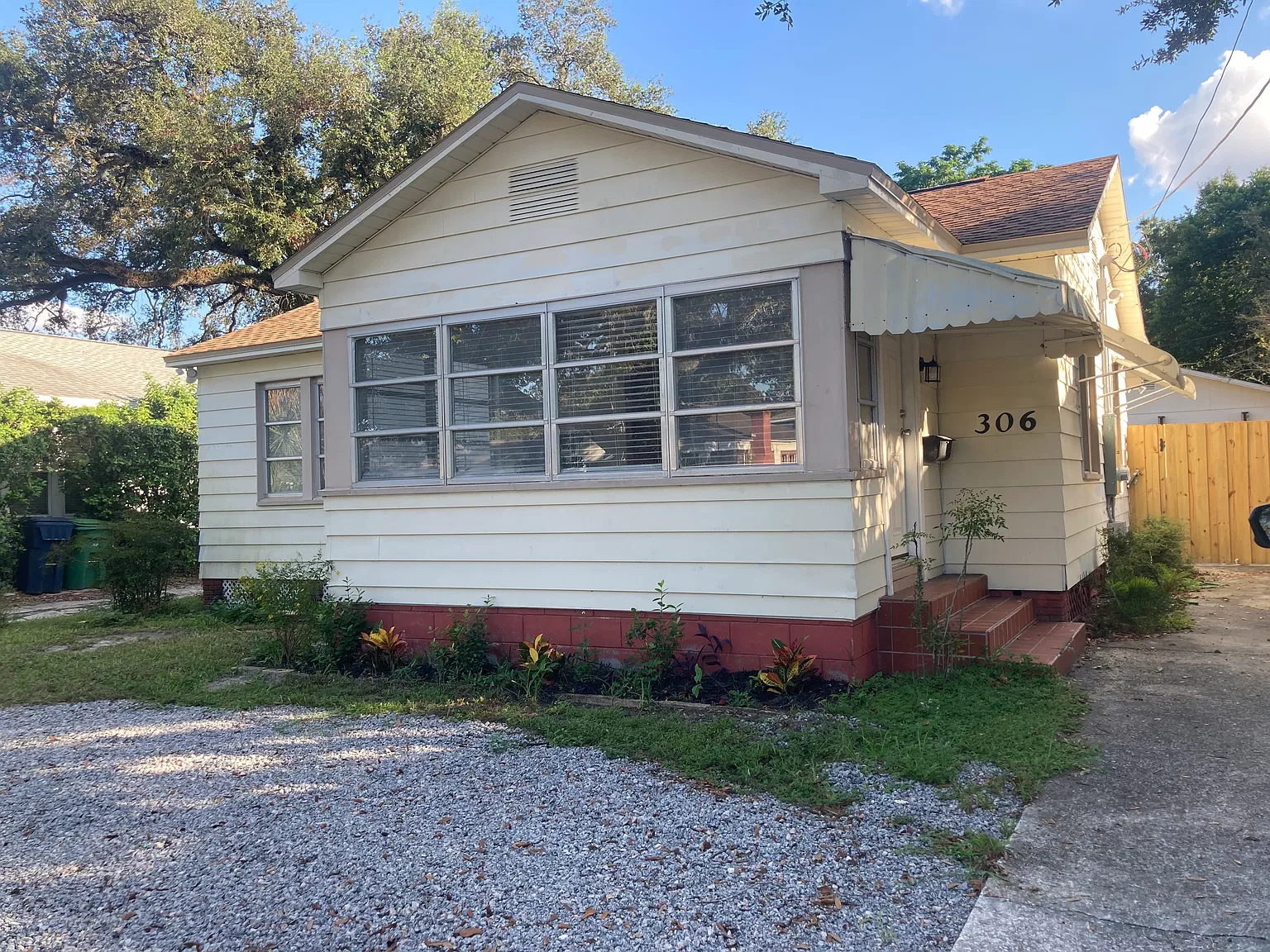 3 bed, 1204 sqft, $1,950 — Photo 1
