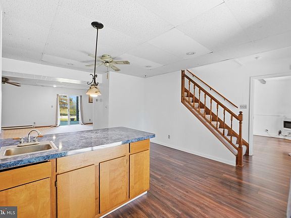 5th image of 419 Bull Creek Dr