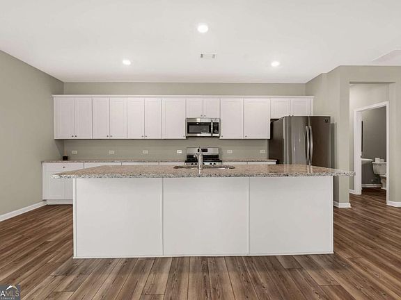 3rd image of 4335 Magpie Dr