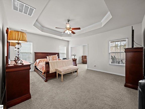 3rd image of 101 Hedge Rose Ct