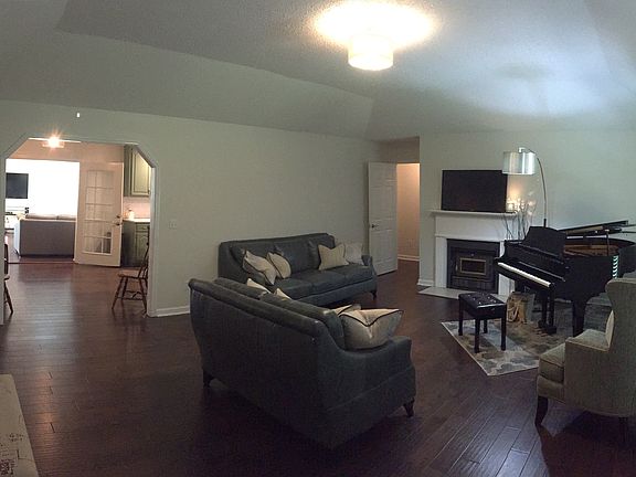 Living rm from frt. door