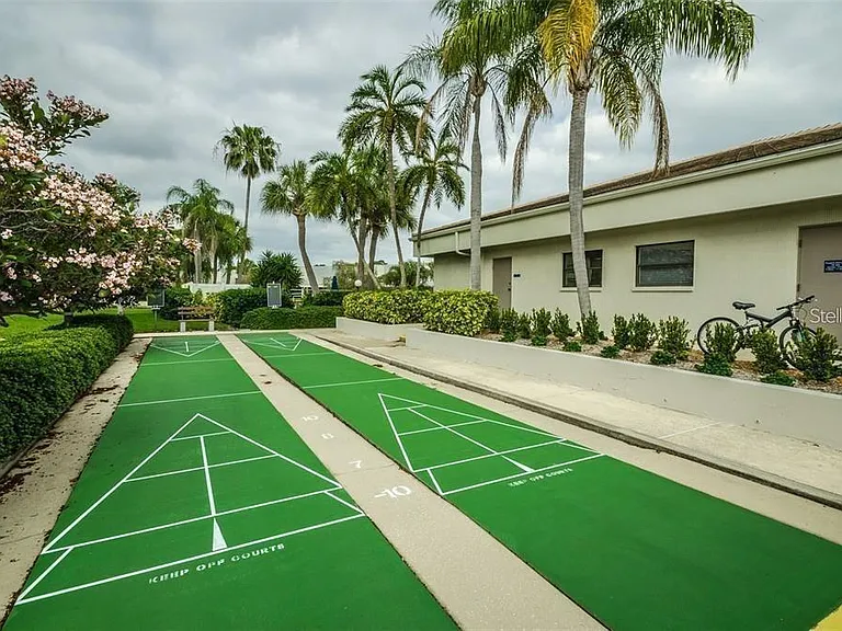 1324 Pasadena Ave S #205 — Photo 32