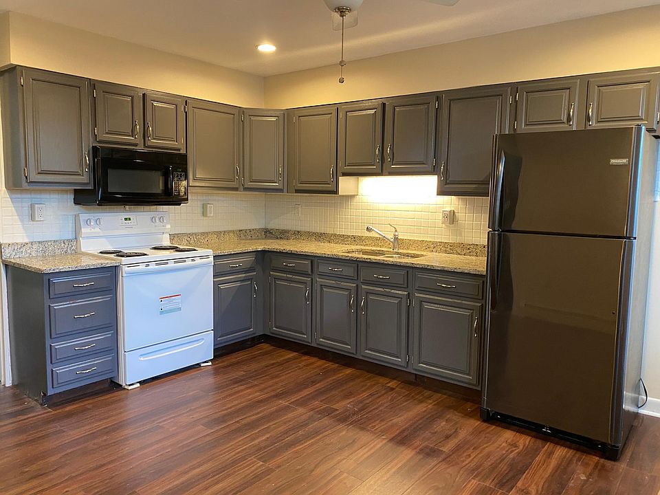1st image of 3 Woodward St #1R