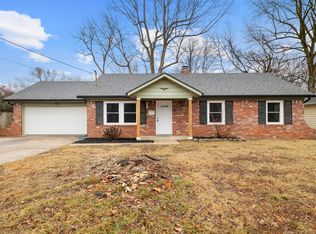 1022 S Peach Tree Ave, Springfield, MO 65804