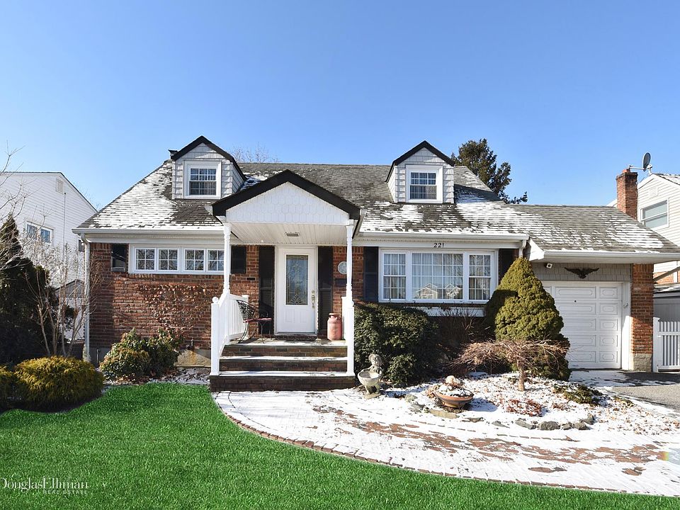 1st image of 221 Floral Ave