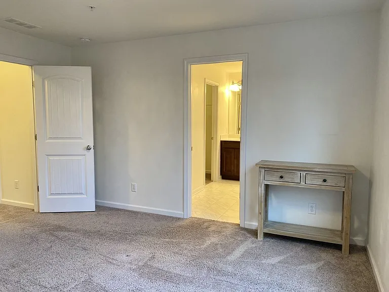 1021 Livingstone Ln — Photo 16