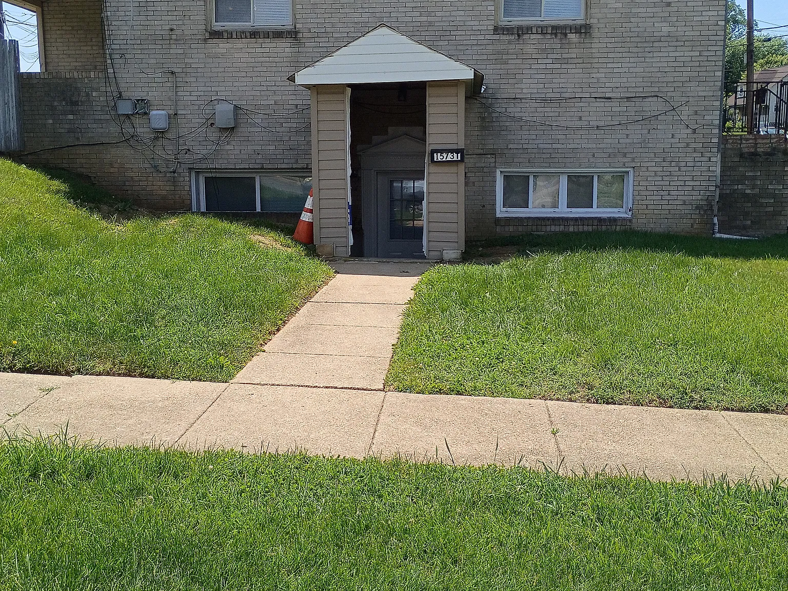 2 bed, 940 sqft, $1,275 — Photo 1