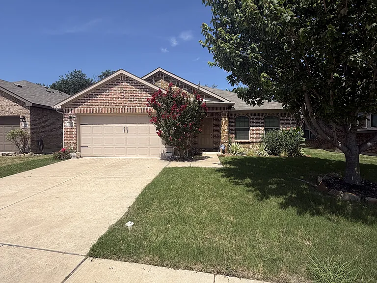 1966 De Berry Ln — Photo 1