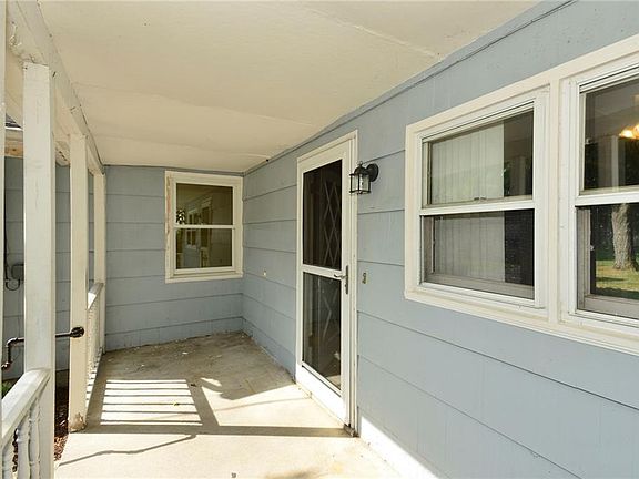 3rd image of 60 Crestwood Ct