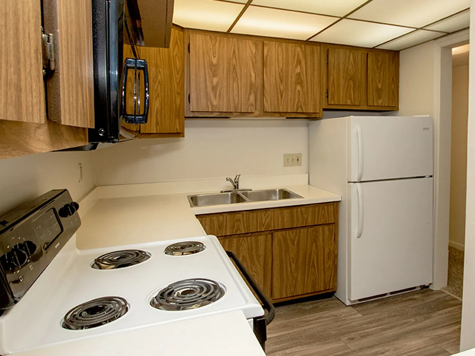 The Ravine Apartment Homes — Photo 2