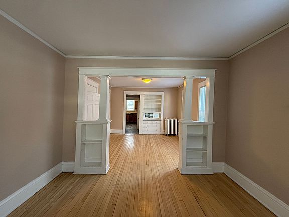 4th image of 1068 Woodbridge St #1