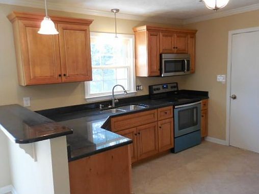 3rd image of 190 Baez Ct