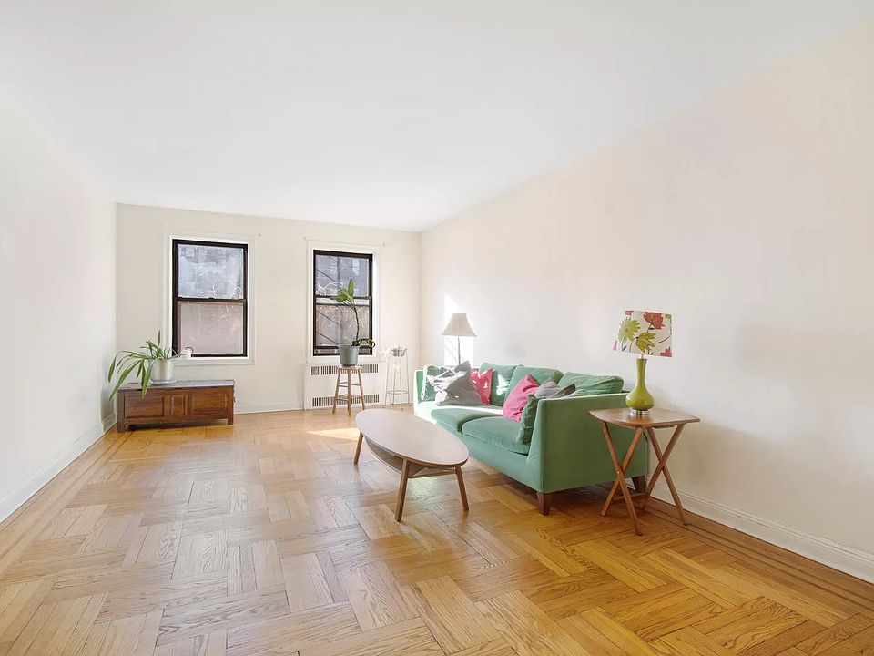 1st image of 40 Clarkson Ave APT 1M