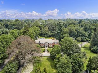 8 Cooper Rd, Scarsdale, NY 10583