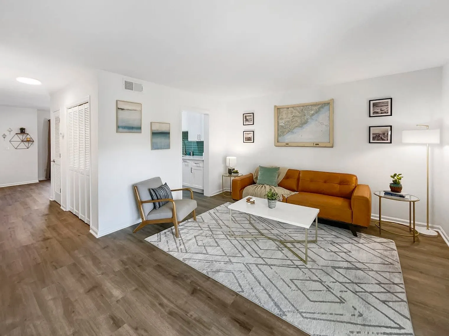 2 bed, 2.0 bath, 1270 sqft, $6,220 — Photo 3
