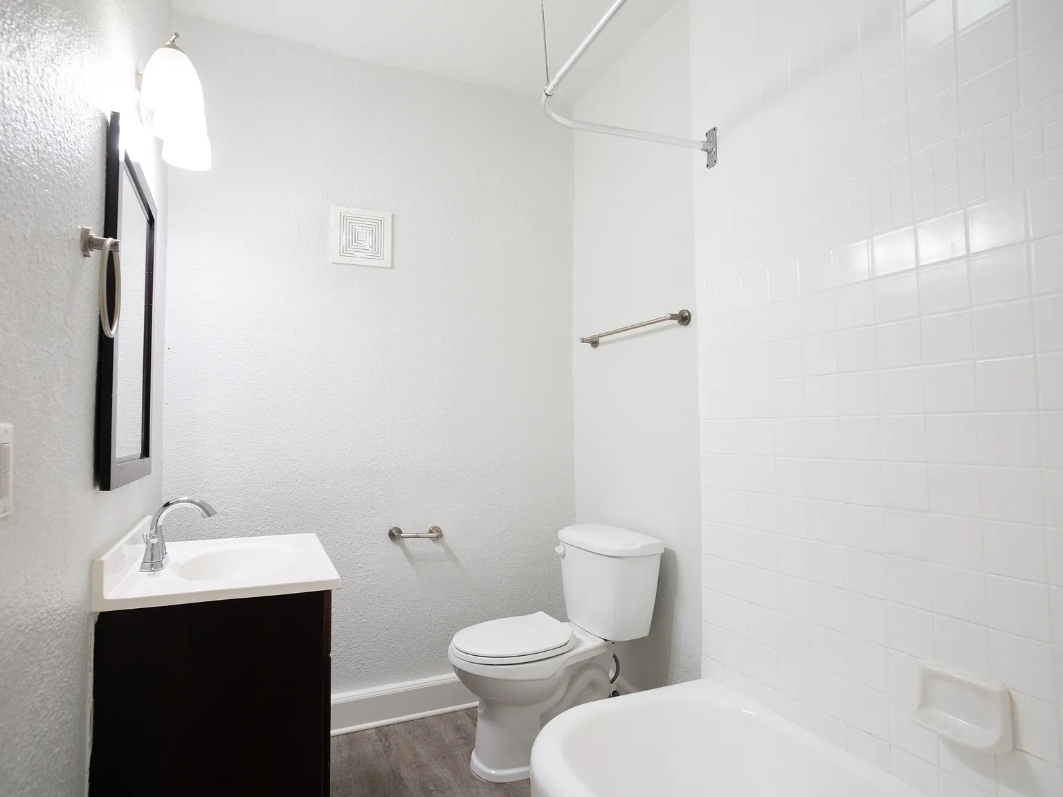 Bronson Lofts — Photo 4