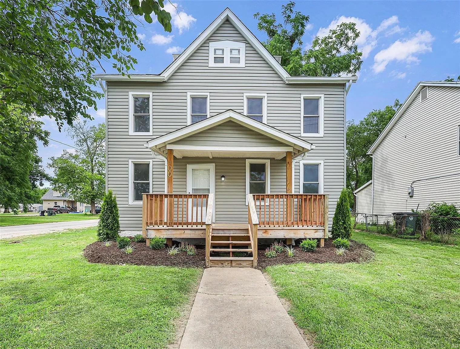 700 Benton St photo 1