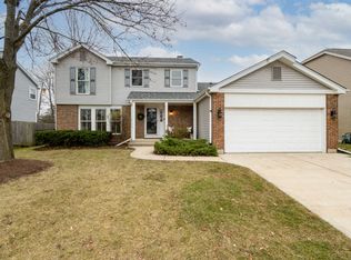 1N325 Tamarack Dr, Winfield, IL 60190