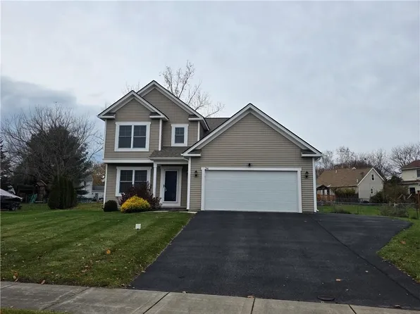 26 Turtle Creek Ln, Hilton, NY 14468