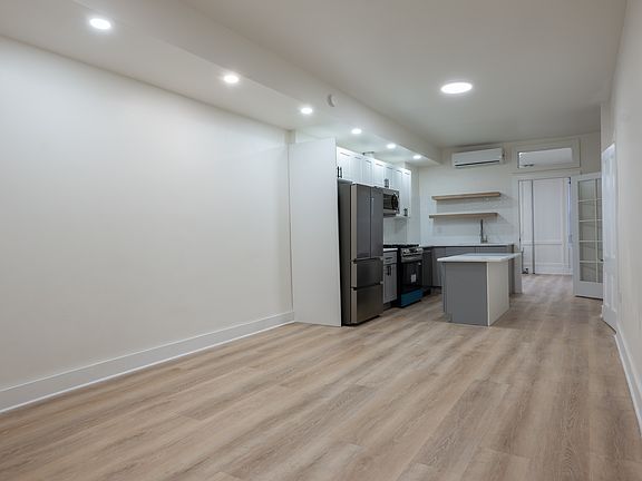 3rd image of 106 N 8th St APT 1L
