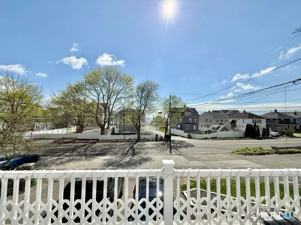 39 Edgefield Ave, Milford, CT 06460