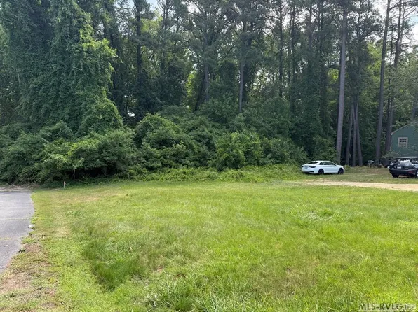 511 E Atlantic St, South Hill, VA 23970