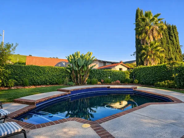 6360 Aquarius Ave, Agoura Hills, CA 91301