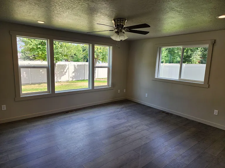 5160 S Greenacres Pl — Photo 10