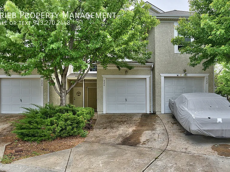 824 Woodson Ct — Photo 19