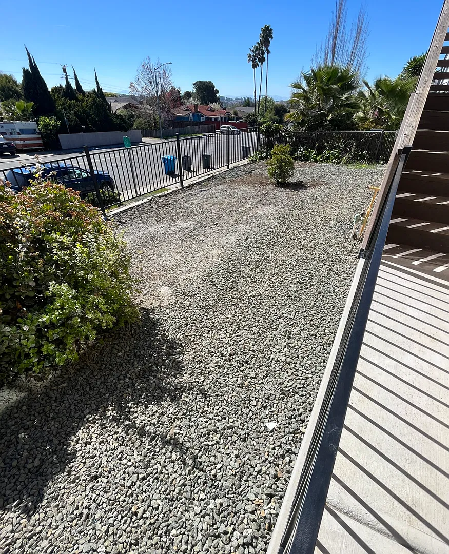 Charming 2 Bed, 1 Bath Single Family Home — Photo 3