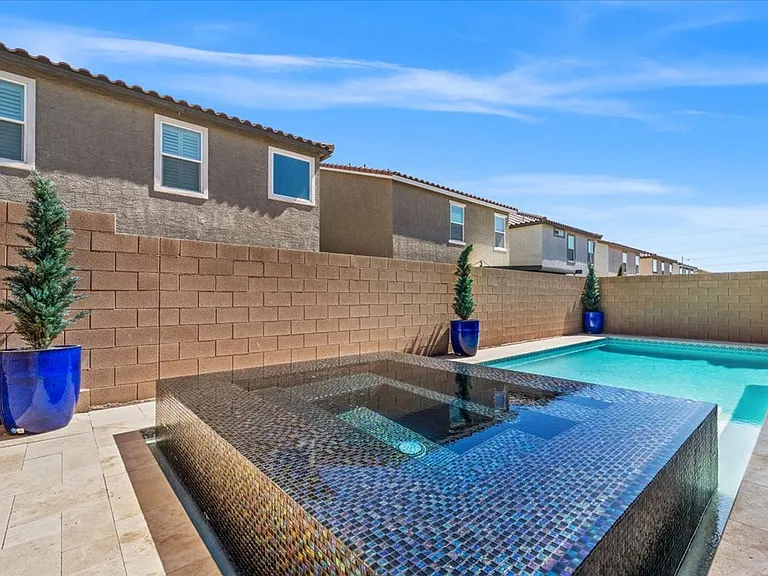 7014 Solano Canyon Ave — Photo 32