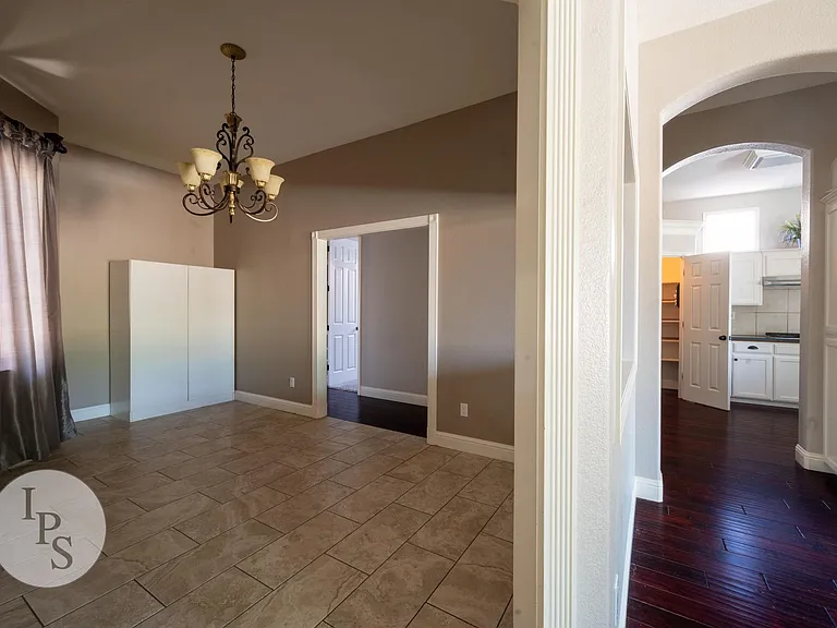 2389 Prescott Ave — Photo 13