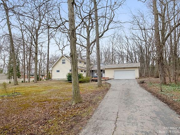 2nd image of 785 Dellwood Dr