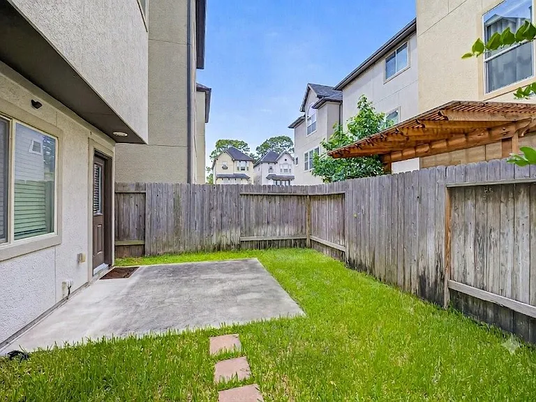 2707 Shadybrook Meadow Dr — Photo 39