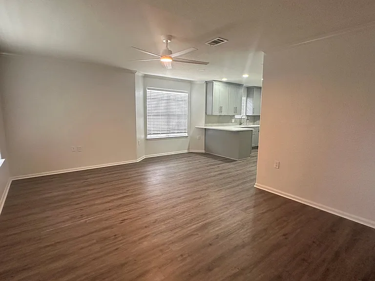 2702 Vienna Pl — Photo 1