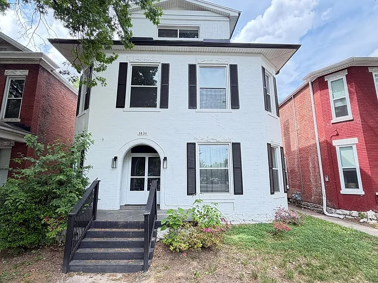 3830 Southern Pkwy — Photo 1