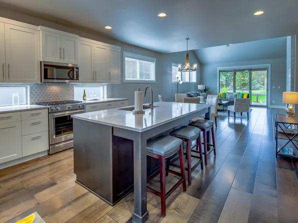 2603 NW Rippling River Ct, Bend, OR 97703