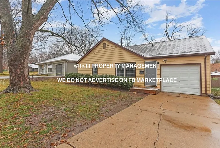 3703 W 47th Pl — Photo 2