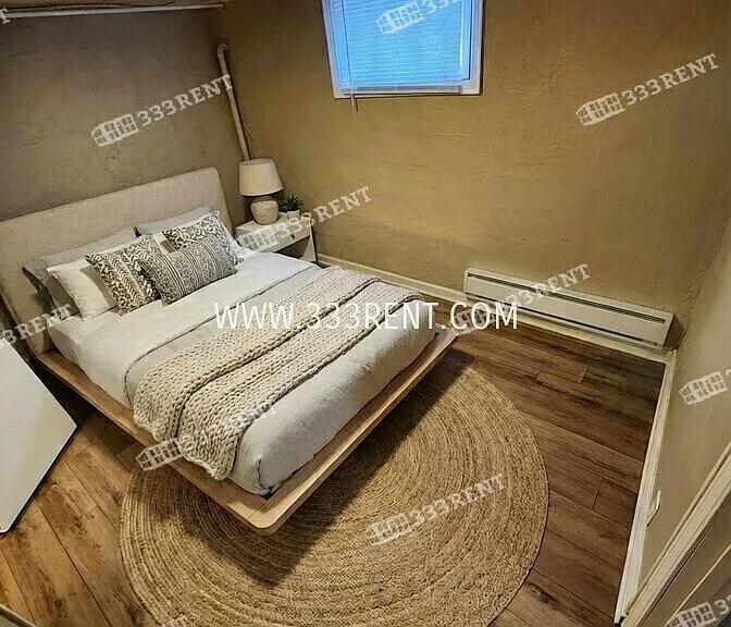 2931 NE Jewett St #4 — Photo 6