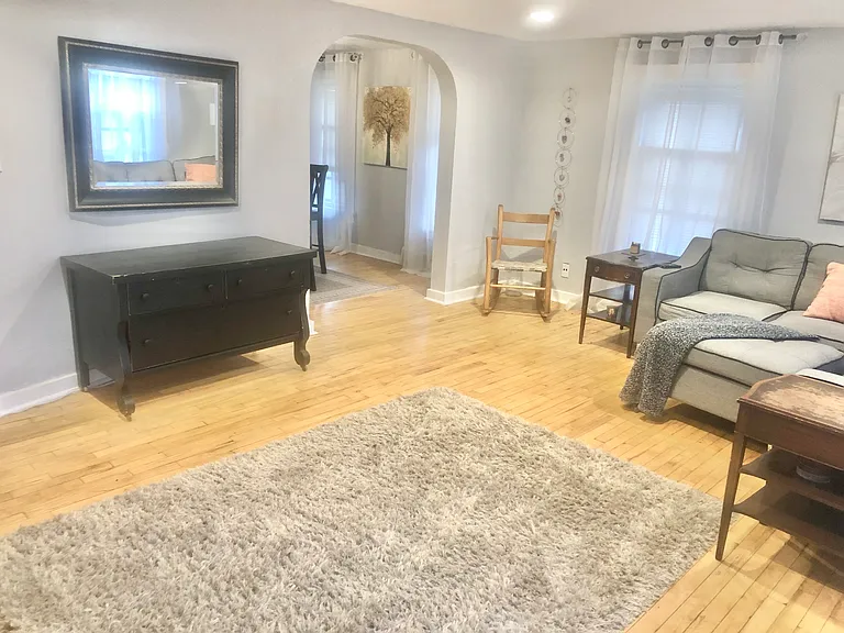 838 1/2 S Roosevelt St — Photo 1