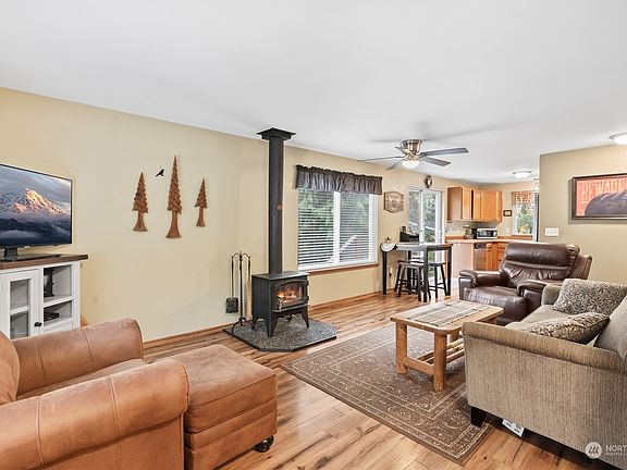 5th image of 41423 120th Avenue Ct E