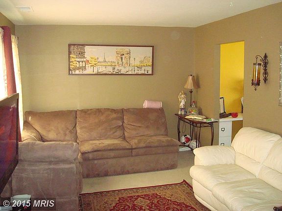 3rd image of 12317 Woodlawn Ct