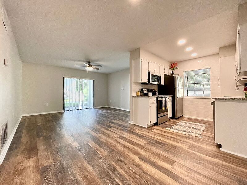 1st image of 3377 Coe Ave