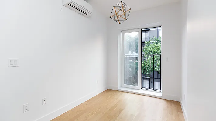 Rented by Nooklyn NYC LLC | media 52