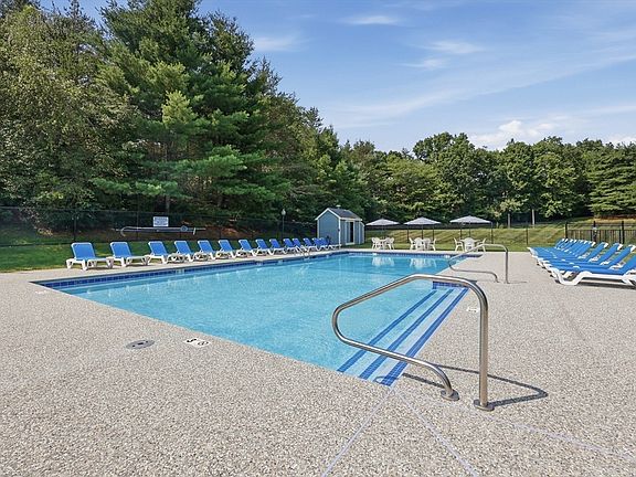 3rd image of 200 Ridgefield Cir #200A